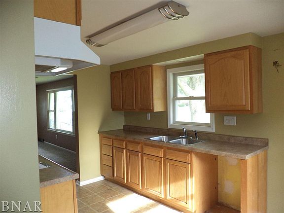 2nd image of 625 Kentucky Ave