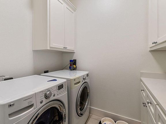 2nd image of 1627 Mona Ct