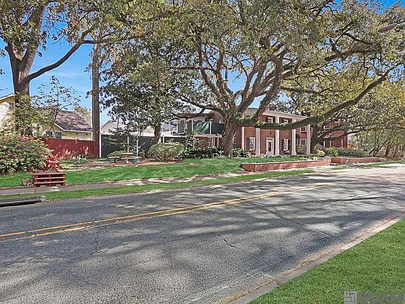 3rd image of 1233 Perkins Rd