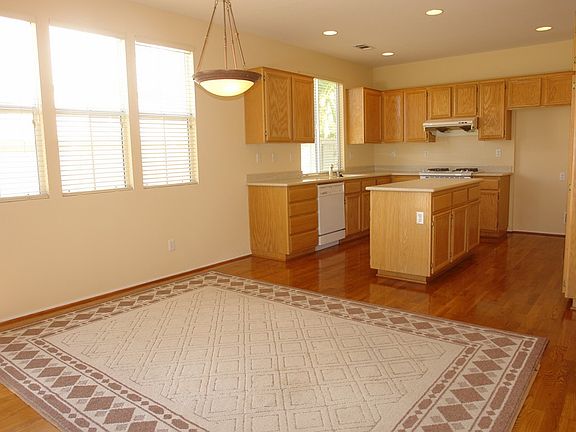 4th image of 2253 Shatto Ln