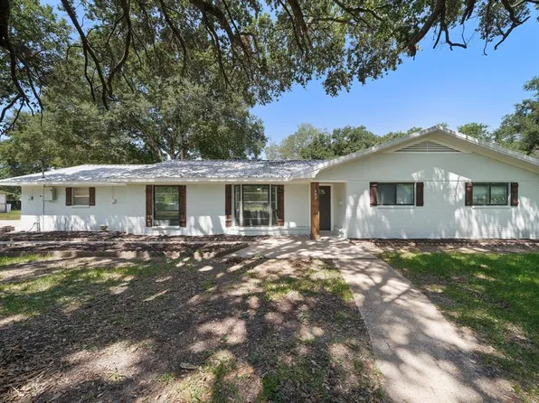 403 N 7th St, Alvin, TX 77511