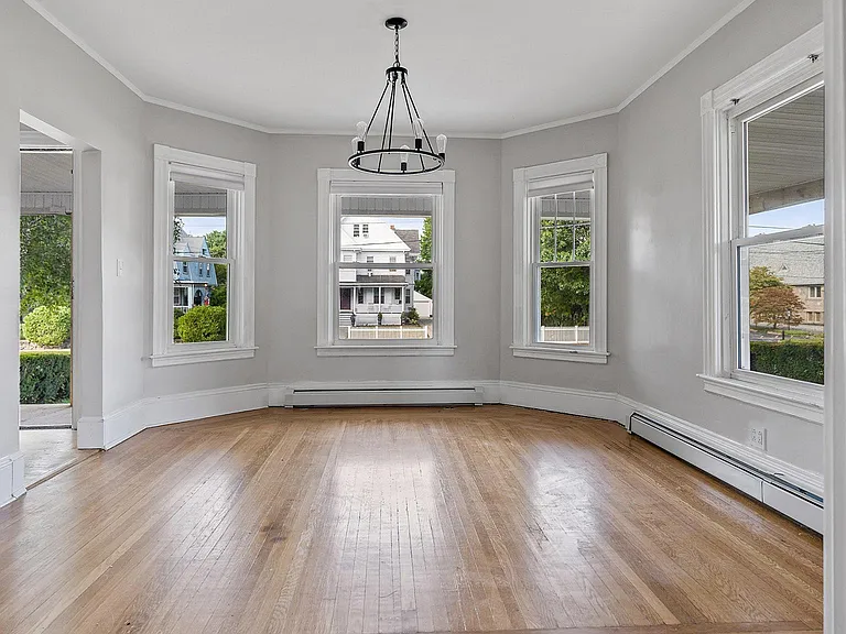 146 Wheeler Ave — Photo 3