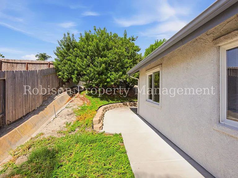 806 Galaxy Dr — Photo 22