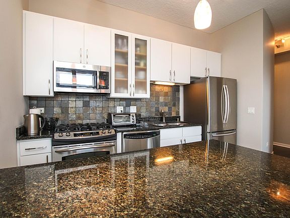 5th image of 700 N Larrabee St #Gu162
