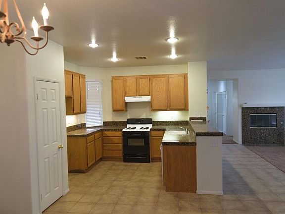 2nd image of 15168 Strawberry Ln