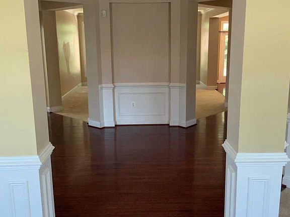 2nd image of 33 Garnet Way