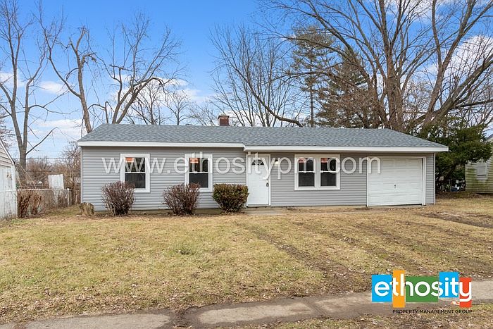 1st image of 3831 Bennett Dr