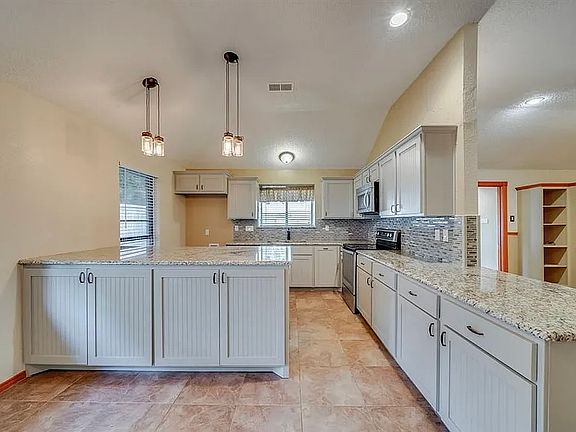 5th image of 1665 Autumn Breeze Ln