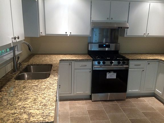 4th image of 2080 Oak Village Ln
