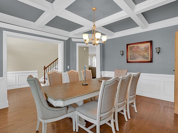 2nd image of 104 Pheasant Glen Ct
