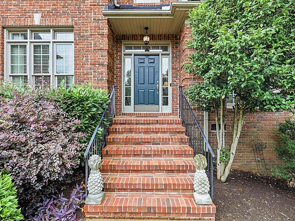 5th image of 106 Berrow Way