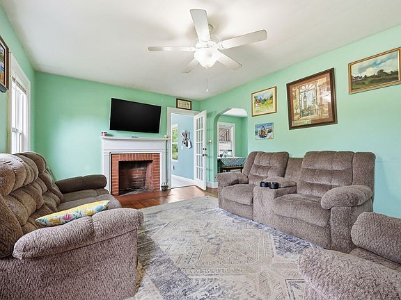5th image of 203 Vernon St