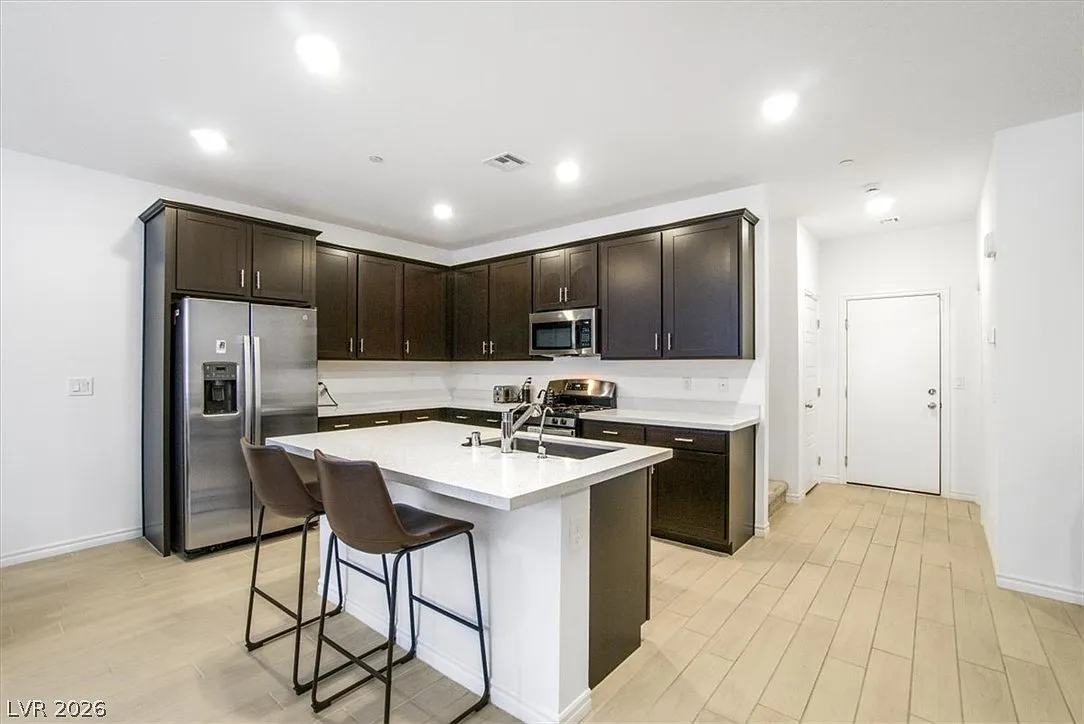 3 bed, 2.5 bath, 1784 sqft, $2,000 — Photo 4