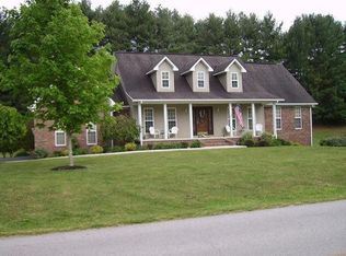 446 Winding Ln, Sparta, TN 38583