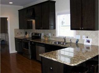 812 Minerva Dale Dr, Fuquay Varina, NC 27526