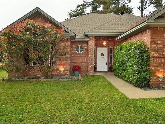 3rd image of 609 York Dr
