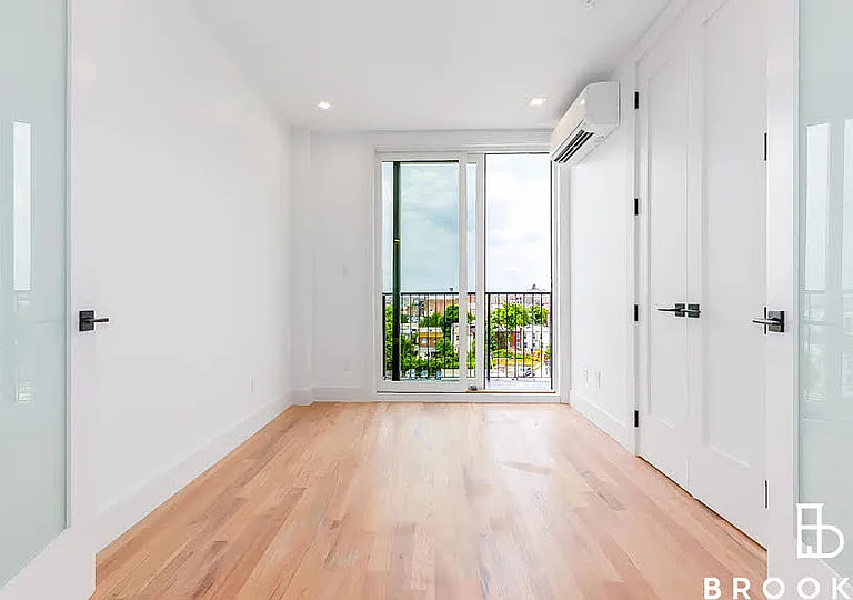 986 Rogers Ave #5C — Photo 6
