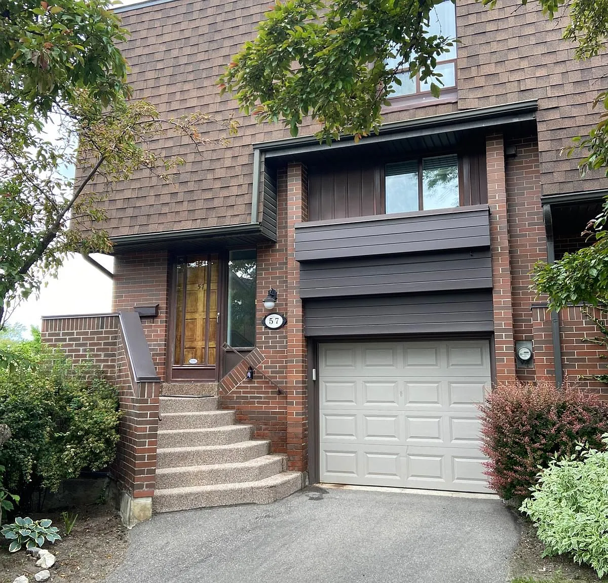 3 bed, $4,000 — Photo 1