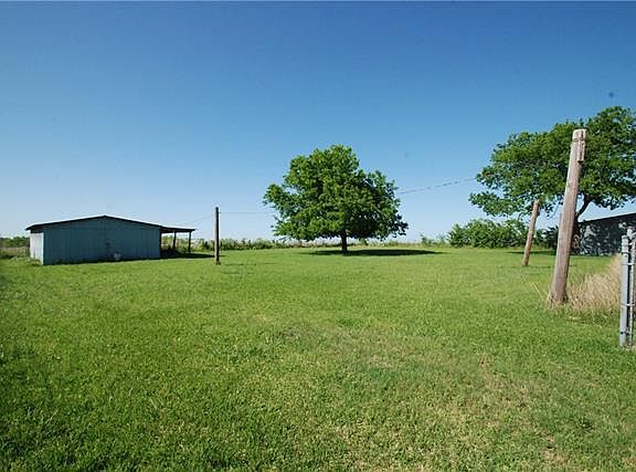 4th image of 7704 N Fm 1126