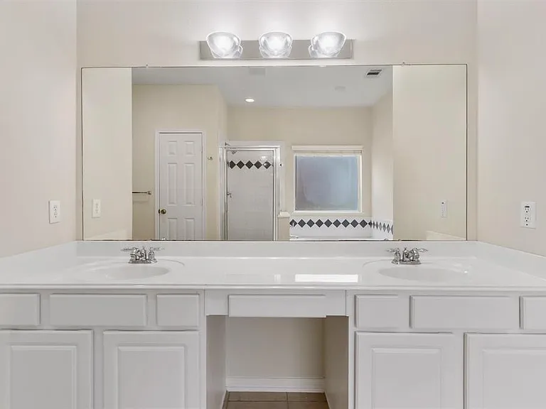 15119 Live Oak Bend Way — Photo 10