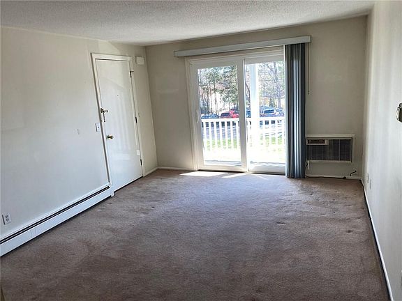 3rd image of 494 Putnam Pike Unit 5C