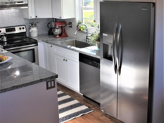 4th image of 73 Royal Oak Ct
