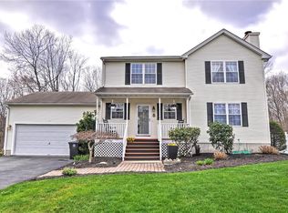 8 Woodmist Cir, Coventry, RI 02816