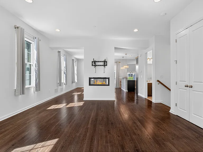 60 Roosevelt Dr — Photo 12