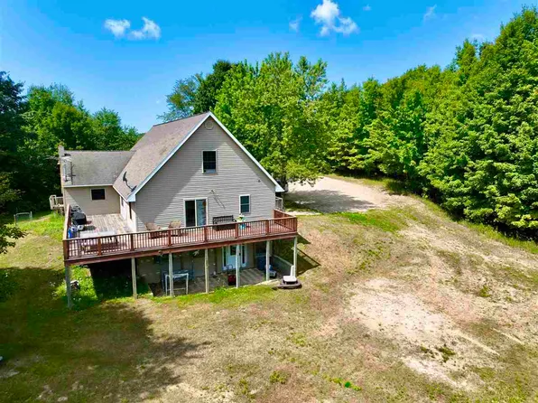 2780 Mountain Rd, East Jordan, MI 49727