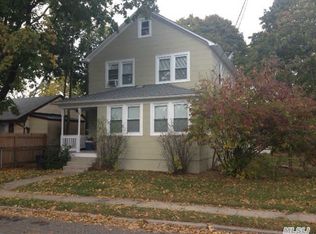 18 Caldwell St, Huntington Station, NY 11746