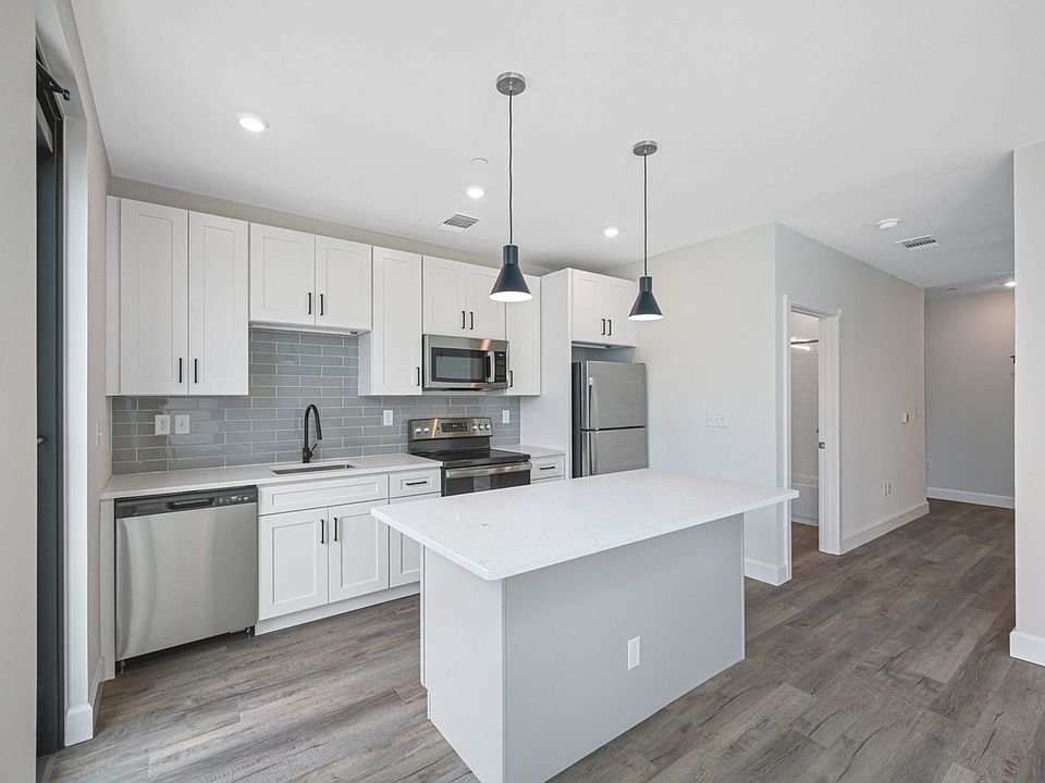1st image of 357 5th St S #13