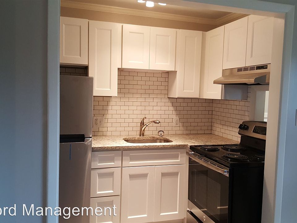 2nd image of 1005 Yanceyville St APT B
