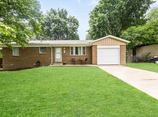 407 W Wren Cir, Fayetteville, AR 72704