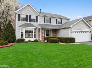 1722 Deerhaven Dr, Crystal Lake, IL 60014