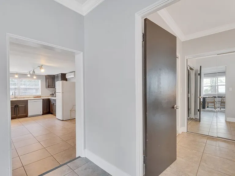 415 S Hyer Ave #B — Photo 6