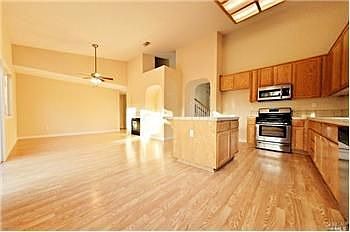 2nd image of 1066 Mission Bay Dr