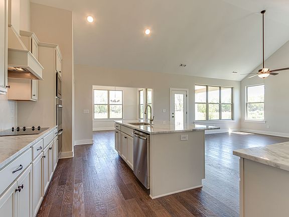 5th image of 2207 Blue Heron Dr