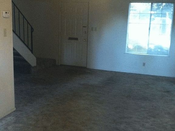 2nd image of 4031 Oak Villa Cir