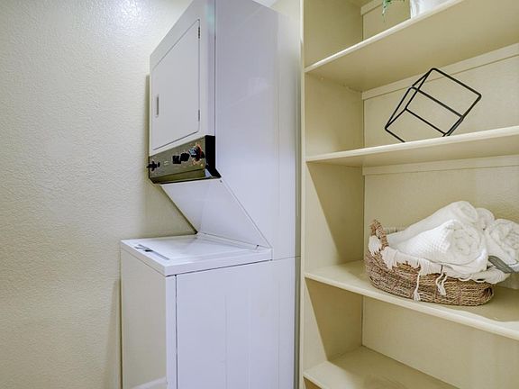 4th image of 2250 Monroe St APT 192