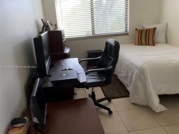 5th image of 187 Lakeview Dr APT 102