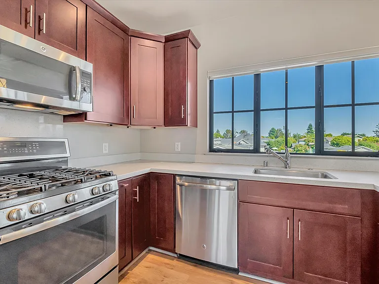 Upscale Westside Living! Spacious 2BD/2BA Above Copal Restaurant — Photo 12