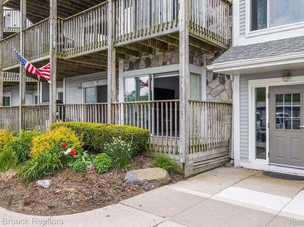 37522 Jefferson Ave APT 101, Harrison Township, MI 48045