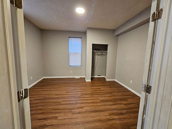 5th image of 4219 Iowa Ave