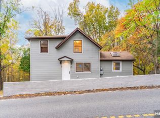 292 Macopin Rd, Bloomingdale, NJ 07403