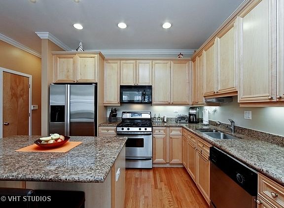 3rd image of 2756 N Wolcott Ave APT 1N