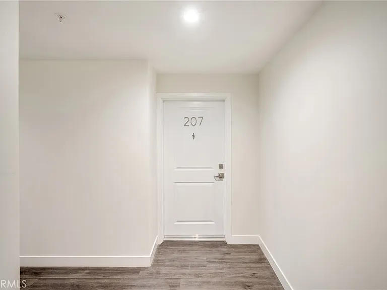 14526 Hartland St #307 — Photo 3