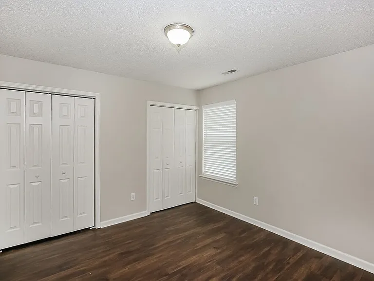 3913 Edgeview Dr — Photo 12