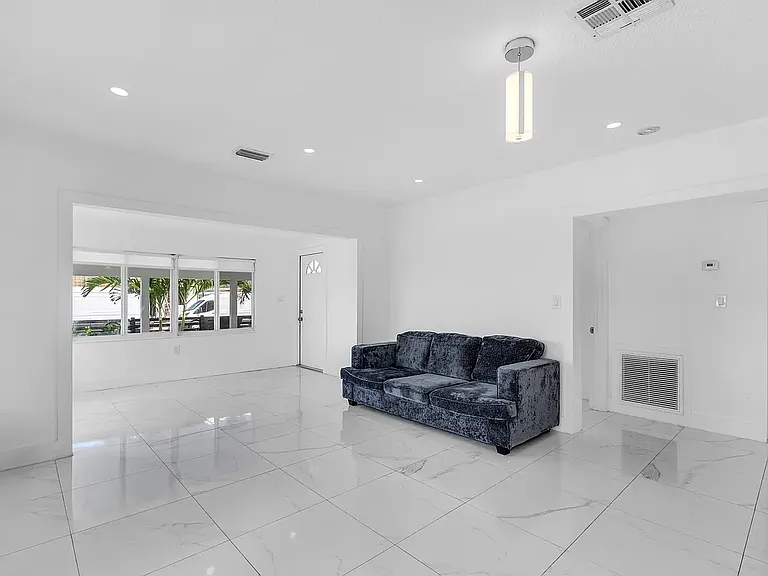 1772 NW 3rd St #D — Photo 12