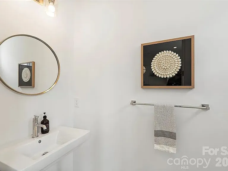5007 Nimes Rd — Photo 3