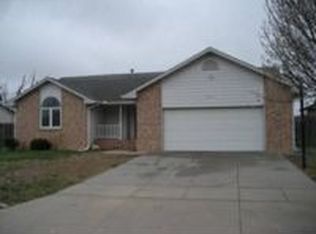 3601 Dogwood Dr, Hutchinson, KS 67502
